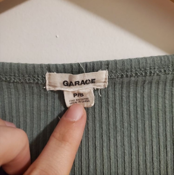 Crop tops - Picture 2 of 2